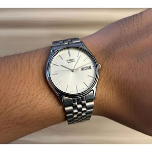 Seiko Quartz White Linen 35 mm Dial Men’s Watch New Battery New Jubilee Band